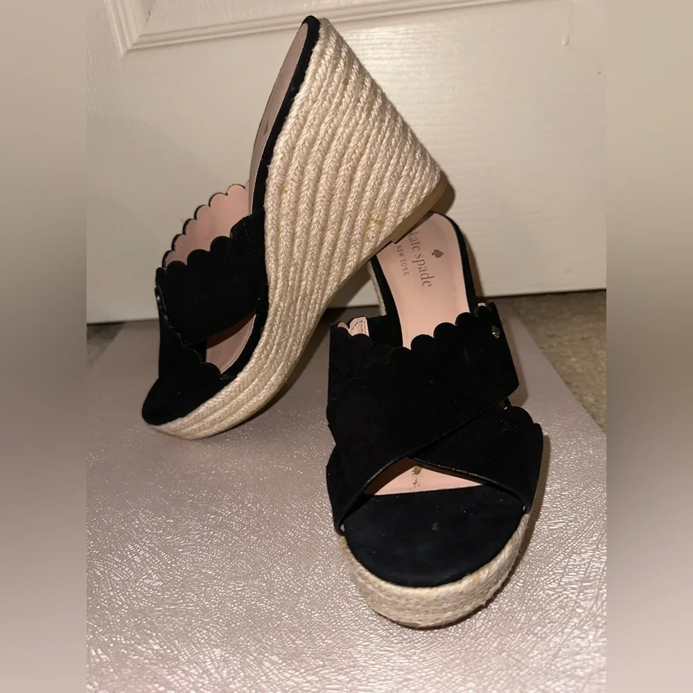 Kate Spade like new  Black and Cream espadrille Wedge Sandals 6.5 vacation